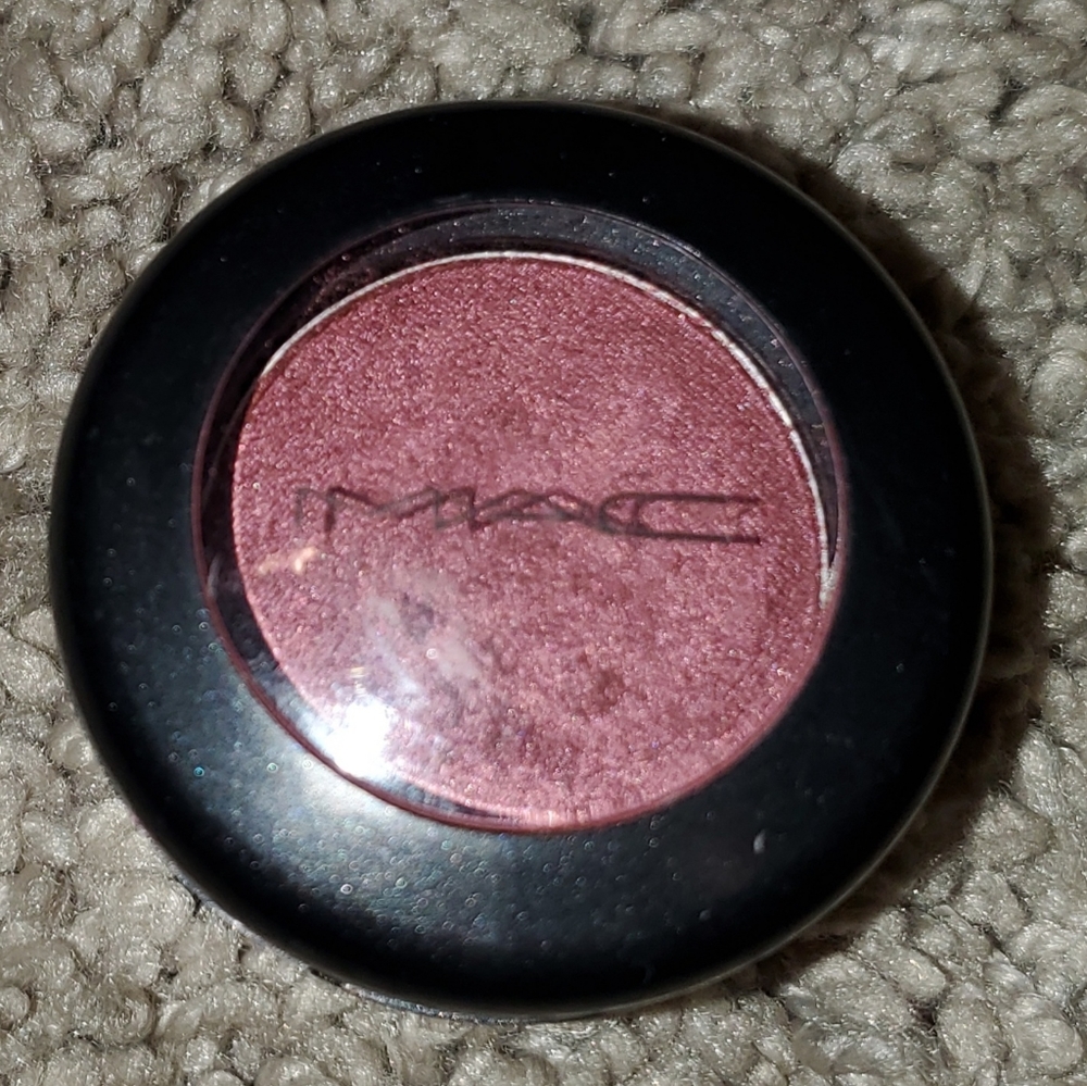 MAC Cosmetics Frost Eyeshadow in Cranberry